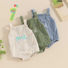 Overaller Baby First Birthday Romper Ribbed Knit ärmlös knappstängning Bokstäver Bodysuit Casual Overalls For Girls Boys H240508