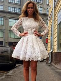2024 Simple White Lace Short Prom Dresses Long Sleeves A Line Chic Graduation Party Dress For Girls Jewel Neck Homecoming Special Occasion Gowns