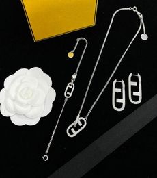 Fashion Men Designer Bracelet Necklaces Earring For Women Pendant Necklace F Sliver Chain Designers Jewelry Set Luxury Bracelets B6878445