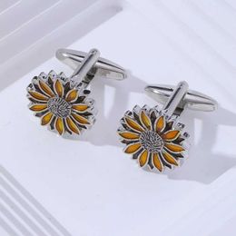 Cuff Links Fashion Retro Leaf Flower Sunflower Cufflinks Mens Business Fashion Shirts Sleeve Studs Set Accessories Gift Wholesale Q240508