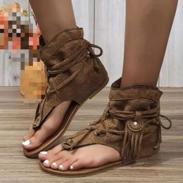 Donne sandali 2024 Nuovo gladiatore signore clip di punta di punta vintage tassel roma moda estate scarpe da donna sandalie femminile sandalie