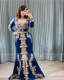 Elegant marockansk kaftan aftonklänning formella festklänningar blå spetsapplikationer algeriska dubai islamiska muslimska sjöjungfrun prom klänningar långa ärmar 0509