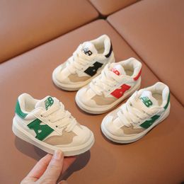 Sneakers 2022 Autumn Baby Shoes 0-2 Year Old Soft Sole for Boys and Girls Breathable Color Block Korean Edition Little White 2 H240509