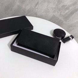 Mens and Women's Designers Wallets Card Holder Pillow Shape Cowhide Fashion Business Style with Pockets Gift Box 264s