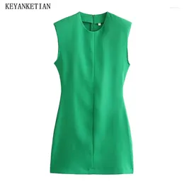 Casual Dresses KEYANKETIAN 2024 Launch Women's Sleeveless Shoulder Pad Dress Summer Fashion Simply Back Zipper O-Neck Slim Green Mini