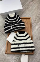 2021 luxury designers knitted hat mens Beanie cap Womens fitted hats soft warm material does not shed hair outdoor leisure warmth 6624732