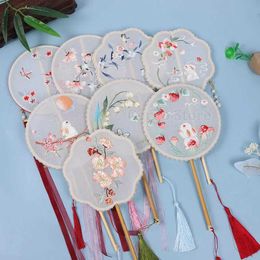 Chinese Style Products Chinese Style Round Fan For Women Classical Embroidered Silk Fan Vintage Wedding Party Dance Accessories Home Decor Hand Fan 1PC