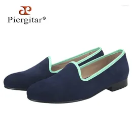Casual Shoes Piergitar 2024 Navy Suede Men's Smoking Slippers With Emerald Green Piping Handmade Slip-On Style Loafers Classic Moccasin
