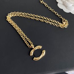 New style Luxury Designer Pendant Necklaces Gold plated brass Classic Letter Crystal Rhinestone Necklace Chain Women Wedding Jewellery Accessories B048