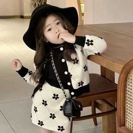 Sets Girls Little perfume Sweater Set Autumn and Winter Womens Treasure Flower Sleeping Cardigan+Two Piece Q240508