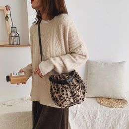 Shoulder Bags Faux Fur Small Leopard Print Bag Women's Korean-Style Messenger Handbag 2024 Spring Fashion Furry Fluffy