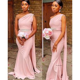 African Plus Size Pink Bridesmaid Dresses with Train One Shoulder Ruched Pleats Maid of Honor Chiffon Beaded Sashes Wedding Guest Gown vestidos Custom Made 0509