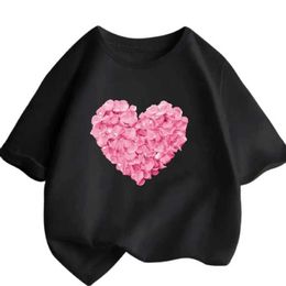 T-shirts Pink heart-shaped printed girls T-shirt casual cute T-shirt gift young girl fashionable flower childrens summer clothingL240509