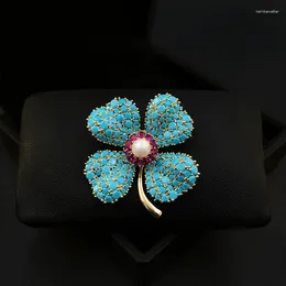 Brooches 1877 Lucky Flower Micro-Inlaid Turquoise Clover Brooch Exquisite High-End Ethnic Style Pin Ornament Jewellery Clothes Accessories