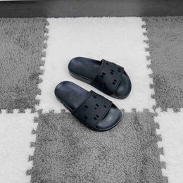 Slipper Designer Kids slipper Holes Rubber Sandals boys girls 2024 Hollow out slide sandal Summer shoes Beach Flat Pool Slides children Toddler Mules Q2404091