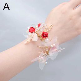 Wedding Bracelets Bridal Jewelry Hand-woven Flower Butterfly Wrist Garland Sisters Bridesmaid Hand Flower Wedding Accessories Bracelet