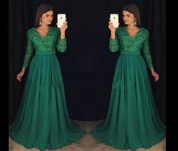 Emerald Green Evening Dresses Elegant Chiffon Beaded Sashes Formal Long Prom Gowns With Long Sleeves Vneck Sweep Train Party Gown2568411