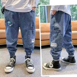Trousers Young Boys Jeans Cargo Cuffed Pants 2023 Childrens Clothing Spring Autumn Elastic Waist Label Pockets Causal Fashion 5-12 Yrs T240509