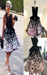 Black Girl Prom Dresses With Hand made 3d Floral A line V Neck Evening Dresses Knee High Peplum Vestidos Red Carpet Dresses2675114