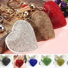 Keychains Lanyards Pendant Keychain Romantic and Dazzling Water Diamond Heart Shaped Charm Edge Keychain J240509