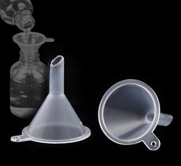 Transparent Mini Plastic Small Funnels Perfume Liquid Essential Oil Filling Funnel Kitchen Bar Dining Tool WB21892005577