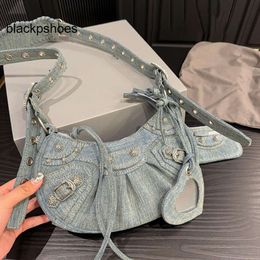 Balencig Le Cagole Women Hobo Denim Shoulder Blue Washed Bag Bag Bag Rhinestone Heart Mirror Handbag Purse Top Mirror Quality Braided Shoulder Pad Cotton Canvas UXW1