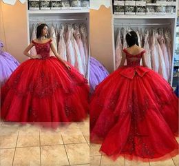 Red Quinceanera Dresses Lace Applique Beaded Sequins Off the Shoulder Tiered Sweep Train Custom Made Tulle Sweet 15 16 Princess Pageant Ball Gown vestidos 0509