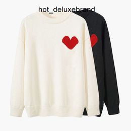 Designer Sweater Love Heart a Man Woman Lovers Couple Cardigan Knit v Round Neck High Collar Womens Fashion Letter White Black Long 92YD