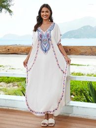 White Bohemian Embroidered Women's Kaftan Relaxed Beach Dress Bathing Suit Cover Up Pretty Breathable House Robe Q1613