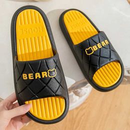 Slippers New Summer Outdoors Concise Cartoon Bear Couple Sandals Non-slip Bathroom Slides For Men Women Home Shoes Flip Flops H240509