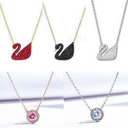 Colar de grife moda feminina 14k cisne de ouro batendo no coração pingente de diamante Ins estilo de estilo jóias de presente emocional para mulheres expressam seu amor