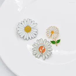 Brooches Lovely Enamel Pin Daisy Flower Corsage Colour Small Breast Button Denim Jeans Female Scarf Sweater Brooch Gift