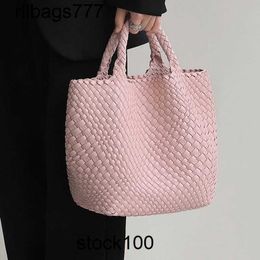 Venetabottegs Bag 2024 Large Capacity Bag Woven Jodie Womens Handbag Fashion Two Handed Wrist Mother