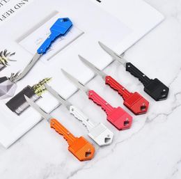Key Shape Mini Folding Knife keychain Outdoor Saber Pocket Fruit Knife Multifunctional Keychain Swiss Selfdefense8174885