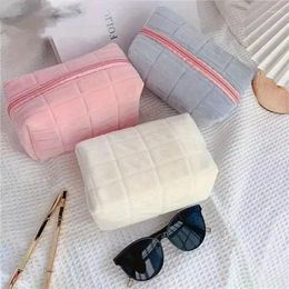 Cosmetic Bags Cute Plush Makeup Bag For Women Portable Travel Small Solid Color Zipper Toiletry Washing Pouch Storage