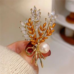 Brooches XUYE Fashion Ears Of Wheat Pins For Female 2024 Arrival Luxury Pearl Plant Bouttoniere Corsage