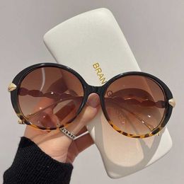 2024 sunglasses for women Sunglasses New Retro Round Frame Sunglasses Gradient Colorful Fashion Womens Glasses Luxury Brand Designer Sun Umbrella