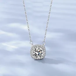 Pendants Stylish 925 Sterling Silver Necklace Women's Sugar Light Luxury Moissanite Collarbone Chain Valentine's Day Gift