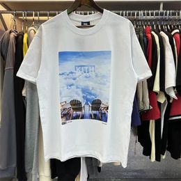 KITH FW T Shirt Men Women Blue Sky White Clouds Print Tshirt Apricot Simple Tee Top Inside Tags 240428