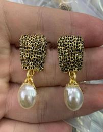 Spheroid Pearl Diamonds Ear Stud Earrings Banshee Head Portrait Women Greece Meander Pattern Earhook Earring Jewelry Gift MER4 --0028176363