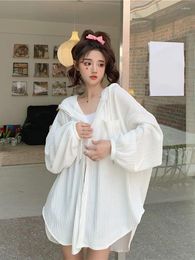 Women's Blouses Zoki Lazy Wind Oversize Sun-Proof Shirt Women Casual Korean Hoodies Tops Long Sleeve Loose Preppy Style Summer Blouse Coats