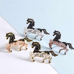 Animal Horse gutta percha Coloured Brooch Pin Jewellery Yiwu jewelry5699982