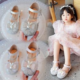 Sandals 2024 Summer New Girl Rabbit Childrens Shoes Big Bow Fashion Dance Princess H240510