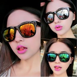 2023 New Colourful Film Little Chilli Pepper Womens Sunglasses Colourful Reflective Korean Version Fashion Trend Gift Sunglasses