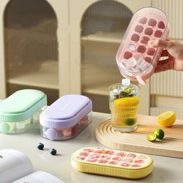 Silicone ice cube Mould with Lid 18 mesh soft bottom ice cube Mould square fruit ice cube manufacturer tray kitchen accessories 240425