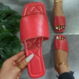 Slippers 2024 Summer Fashion Concise Women Flat Heel Open Toe Rubber Sole Leather Outdoor Beach Celebrities Slides Ladies Shoes