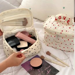 LOVE Mini Heart Print Soft Cotton Cosmetic Bags Korea Ins Storage Make Up For Women Portable Travel Organizer Toiletry Bag 240429