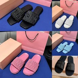 2024 Designer luxury womens Summer Flat Sliders outdoors Rubber Waterproof black Woven flops slip-on travel beach Rubber blue pool sandals size 35-41