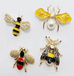 Drip honey bees Brooch Pin Fashion Jewelry Costume Decoration Broach Famous Designer Suit Lapel Pin For Women Jewelry Accessor4459420