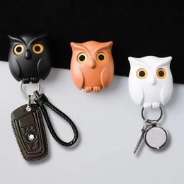 1 PCS Owl Night Wall Magnetic Key Holder Magnets Hold Keychain Key Hanger Hook Hanging Key Will Open Eyes Home Decoration